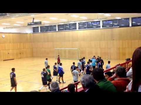 Hallen Massenschlägerei in zeilsheim !!!