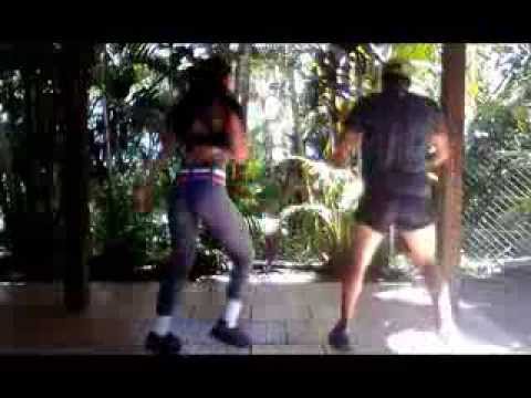 MARIANA E LUAN   (MC TARAPI NOVINHA SAFADINHA -  COREOGRAFIA DANIEL SABOYA)