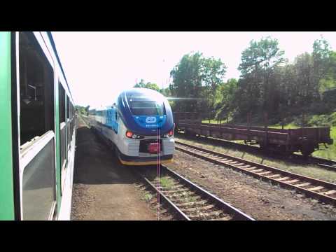 Příjezd vlaku Os 7004 (ČD 844.004) - Kynšperk nad Ohří, 19. 5. 2013