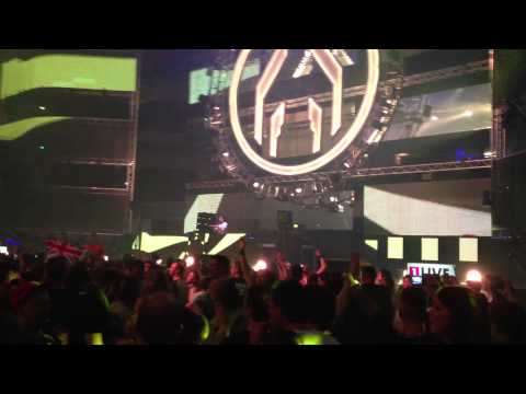 Craig Connelly & Christina Novelli - Black Hole (Original Mix)