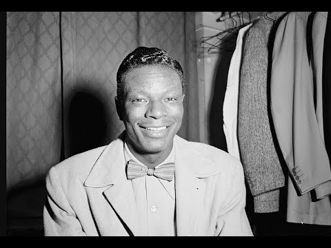 'Dream a Little Dream of Me' - Nat King Cole Trio (1947)