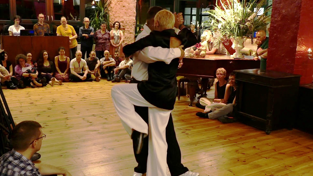 Video thumbnail for Astrid Weiske & Juampi Ramirez @ Queertangofestival Berlin 2018