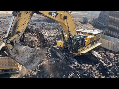 Caterpillar 390D Excavator Loading Trucks With Two Passes - Interkat SA