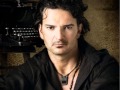 Ricardo Arjona El del espejo video oficial 2012