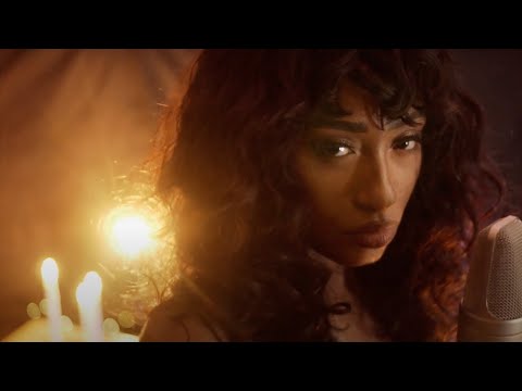 Nikki Hayes - Move (Official Video)