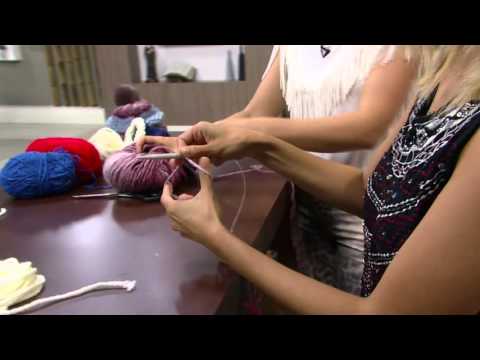 Mulher.com - 20/04/2016 - Gorro com pompom - Marie Castro PT1