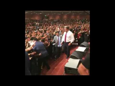 Guillermo Maldonado “Unción de las cachetadas para jóvenes”