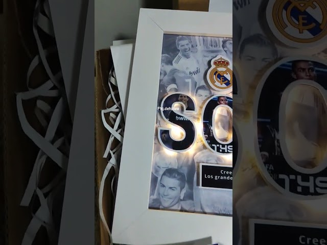 Vídeo relacionado con Kembilove Cojín Personalizado Cádiz con Caricatura | Almohada con Foto Nombre y Dorsal | Regalo Original para Aficionados del Cádiz CF | Detalle Decorativo para Fans del Fútbol