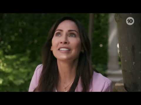 Holly Valance (Flick) & Natalie Imbruglia (Beth) - Neighbours Series Finale