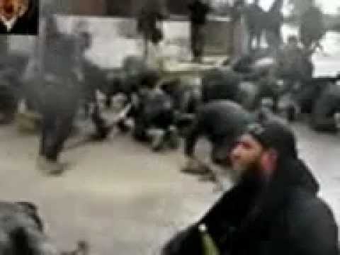 فرحة مقاتلي كتية أسود جبلة الأدهمية بعد السيطرة على قرية الجديدة في ريف اللاذقية