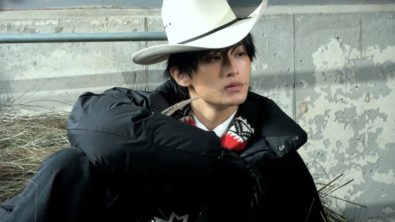 황야의 카우보이🤠🐴 | MARK GQ KOREA Photoshoot Behind