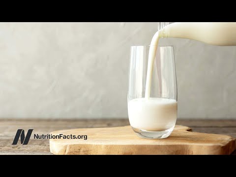 ד״ר גרגר חושף: הקשר שבין צריכת חלב לסיכון לחלות בפרקינסון