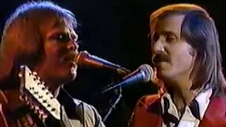 It&#39;s Sad to Belong - England Dan and John Ford Coley - Live Performance