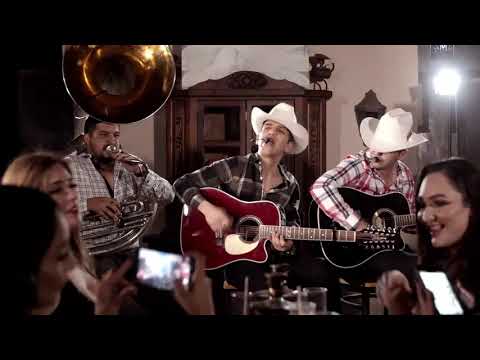 Jovanny Cadena y Su Estilo Privado - El Pez Se Los Comio [En Vivo]