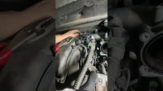 2017 Ford Explorer 3.7 Intake manifold removal￼￼