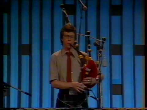 "Battlefield Band" - 2 bagpipe hornpipes