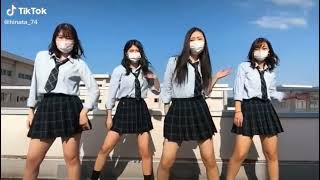 女子高生がミニスカで踊るとスカートが、、ちらっと