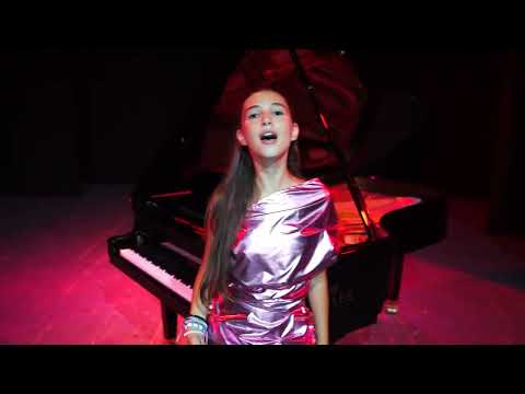 Tamara Grujeska Everybody Loves An Outlaw I See Red Cover