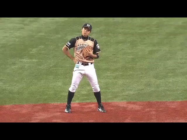 【3回裏】ファイターズ・中島卓必死に追いつくも... 悪送球で逆転許す 2015/5/10 Bs-F