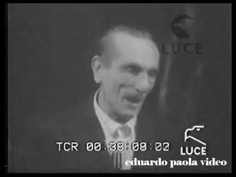 Eduardo De Filippo presenta "Le voci di dentro" al Teatro Eliseo, 1977