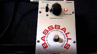 Electro-Harmonix EH-4250 Bassballs Twin Envelope Follower Electro-Harmonix EH-4250 Bassballs Twin Envelope Follower