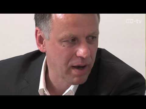 Social Media für die Zahnarztpraxis? Über Aufwand und Nutzen spricht Klaus Schenkmann bei DZW-tv