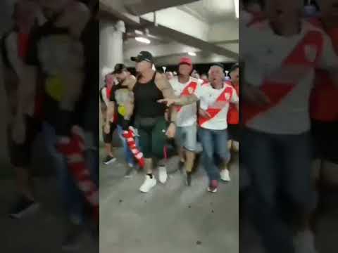 "Llegan Los Borrachos del Tablon al Maracaná | Copa Libertadores 2023" Barra: Los Borrachos del Tablón • Club: River Plate