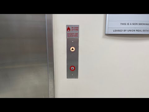 Westinghouse MPH Elevator at 1500 Oxford Dr, Bethel Park, PA