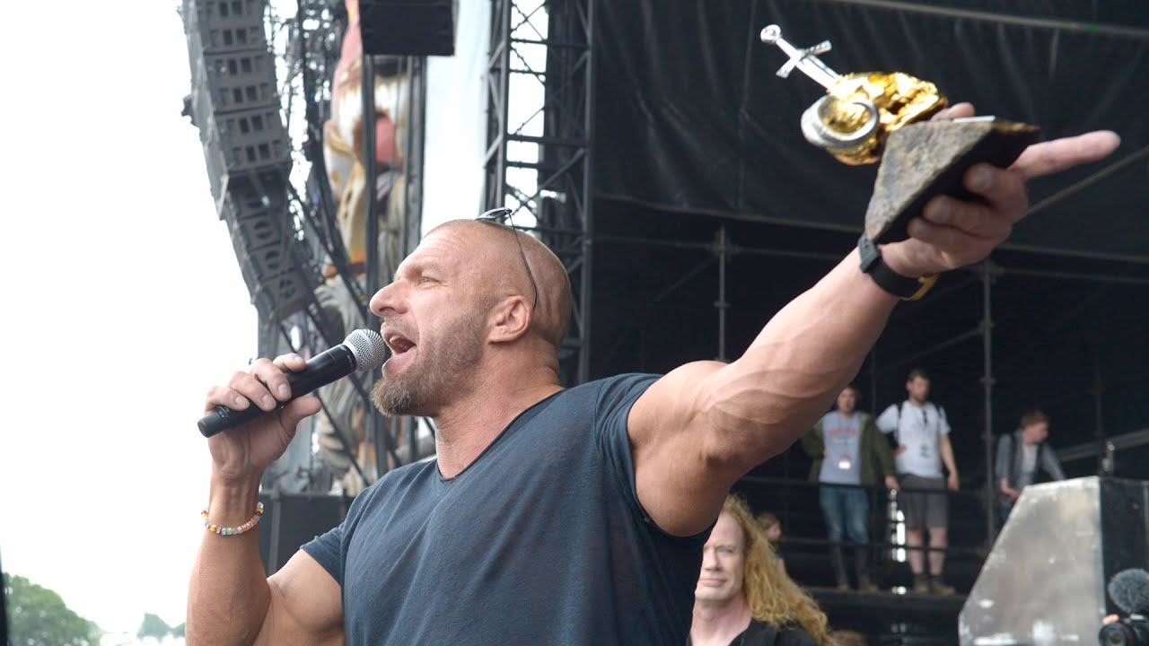 Triple H is honored with the Spirit of Lemmy Award at the Download Festival - YouTube