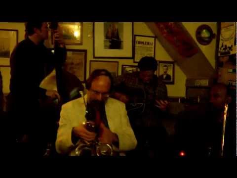 "SOMEBODY STOLE MY GAL": SCOTT ROBINSON and his JAZZOPHONE at THE EAR INN