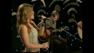 Download lagu Kelly Clarkson 01 Behind These Hazel Eyes... mp3