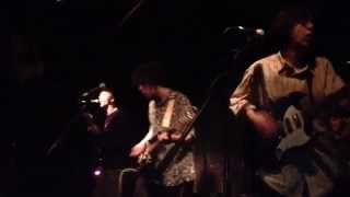 Twin peaks perform 'strawberry smoothie' at The Macbeth, London 09-10-2014