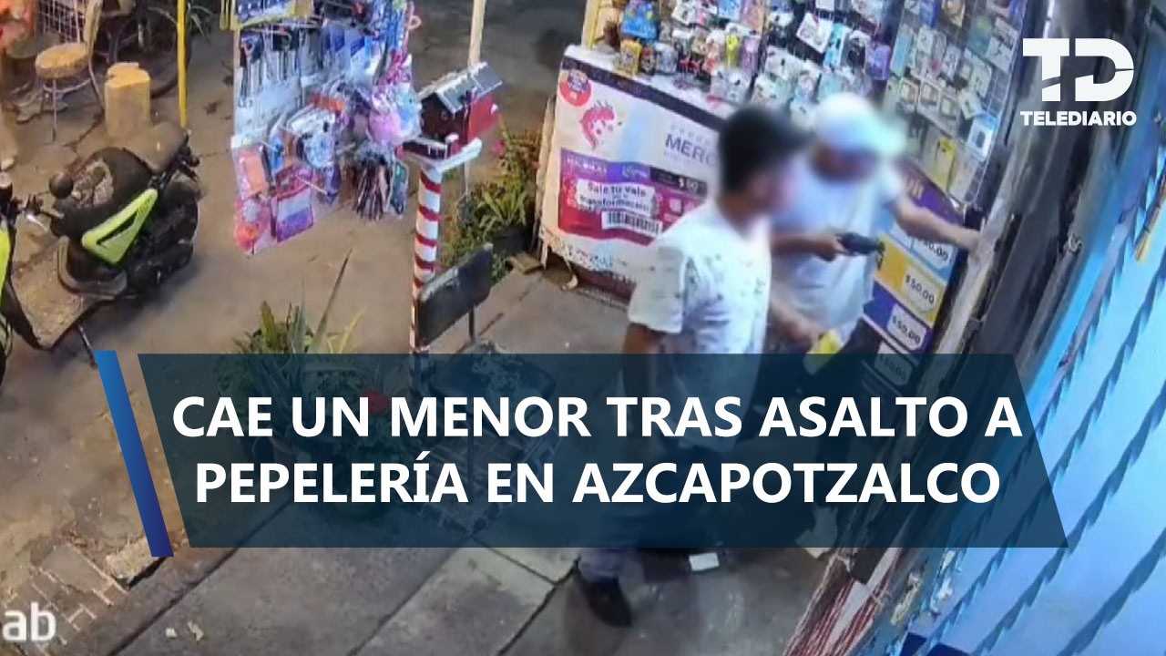 ¡Con pistola en mano! Captan a menores de edad robando papelería de la col. Tezozómoc, Azcapotzalco