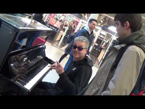 Dude Shows Me Middle C & How To Play Abba