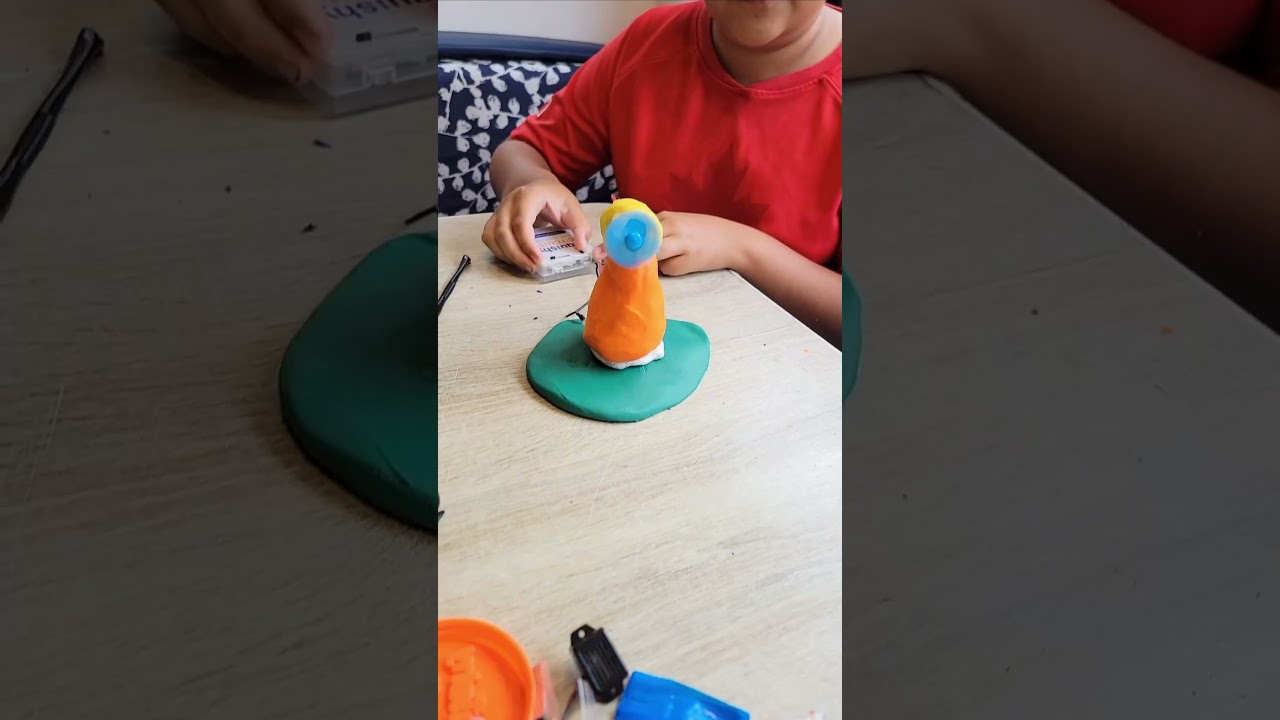 Squishy Circuits Deluxe Kit | STEM Activity #squishycircuits #sponsored @SquishyCircuitsStore