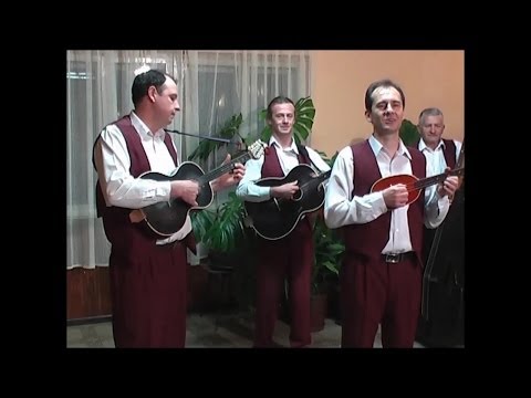 Kikindai Kurunci Zenekar - Dombon van egy ház; Lakodalom van a falu végén (OFFICIAL VIDEO)