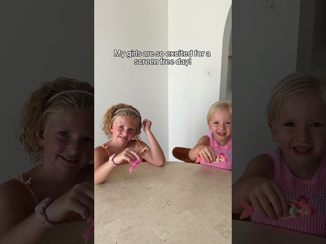 Vídeo relacionado con Pets Alive-Water Activated-Series 1-Swimming Mermaid(Sea Shell) + (Sea Wave) 2pk