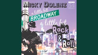 Intro: Hey Micky (Live)