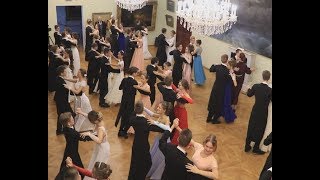 Вихрь бальных платьев. Бал у Айвазовскго собрал лучших крымских школьников.