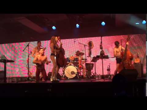 The Skivvies Feat. Charlie Rosen - All About That Bass