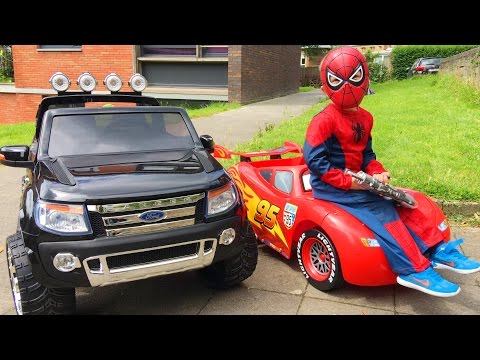 Spider-Man Conduit Voitures Cars Lightning McQueen et Ford Ranger