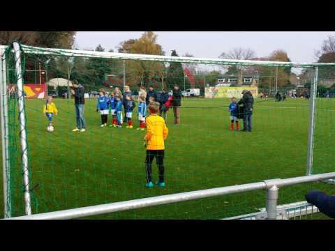 Penalty Senna Vos net over