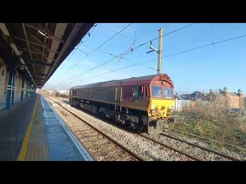freight trains at Warrington bank quay 14.01.22 with David