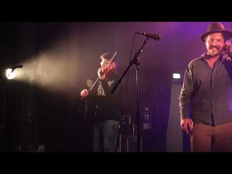 Fest-noz à Ambon, War sav et +