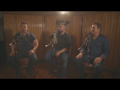 Carin León con Los Invasores De Nuevo Leon - Bajo Mil Llaves (Video Oficial)