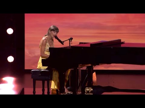 I Knew It, I Knew You 🤠 Taylor Swift Live At Toy Story 5 World Premiere #taylorswift #toystory5 