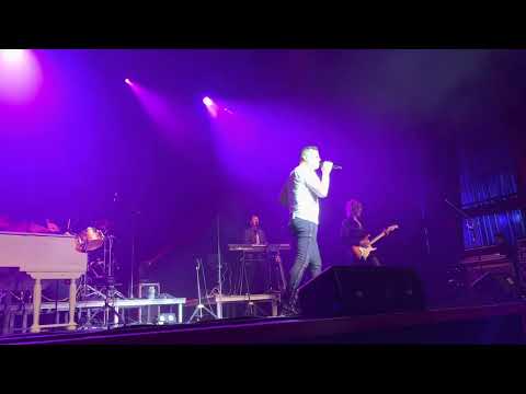 Marc Martel (UQC) cover “Fat Bottomed Girls” Meyer Theatre Green Bay WI 9/9/22