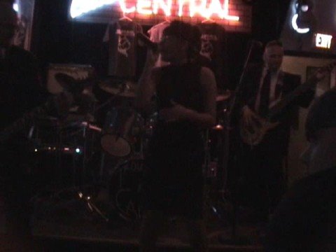 Sarah Palin & The Pit Bulls - Heartbreaker - Pat Benetar