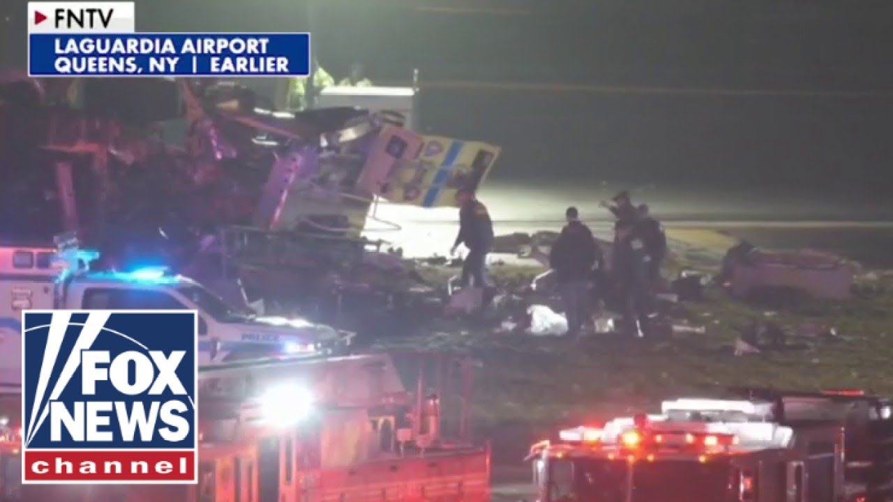 JUST IN: LaGuardia Airport CLOSED after deadly runway collision