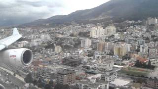 preview picture of video 'Landing on 35 at UIO on Iberia A340-300'